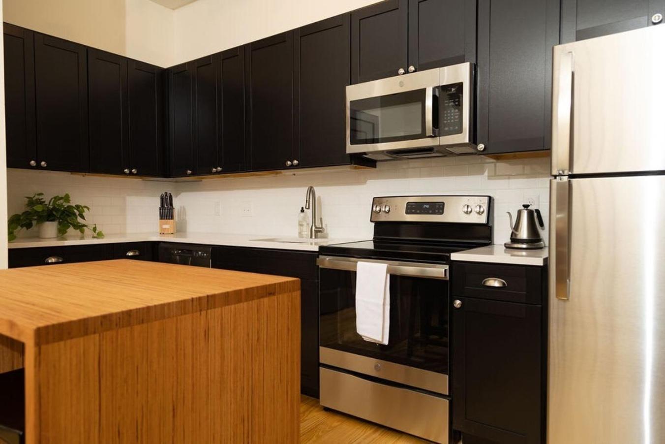 Luxury Multi-Unit Historic Building Near Downtown Apartment โรอาโนก ภายนอก รูปภาพ