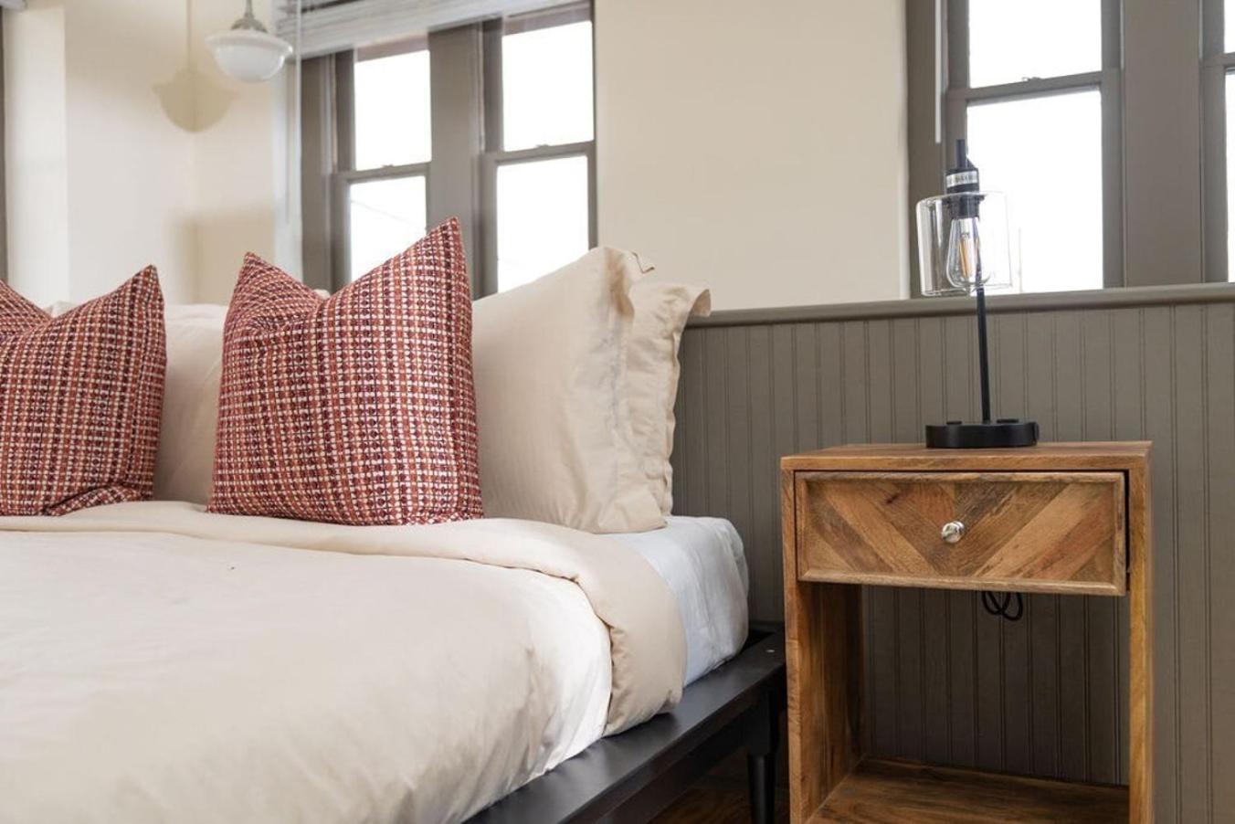 Luxury Multi-Unit Historic Building Near Downtown Apartment โรอาโนก ภายนอก รูปภาพ
